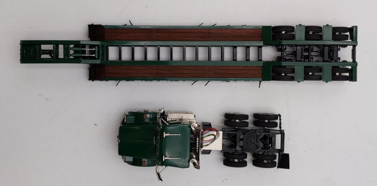 CCM 1:48 Scale Diecast Kenworth T800 Tractor Roger Ultima CR50 Trailer EX/Box