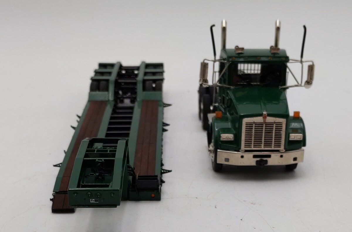 CCM 1:48 Scale Diecast Kenworth T800 Tractor Roger Ultima CR50 Trailer EX/Box
