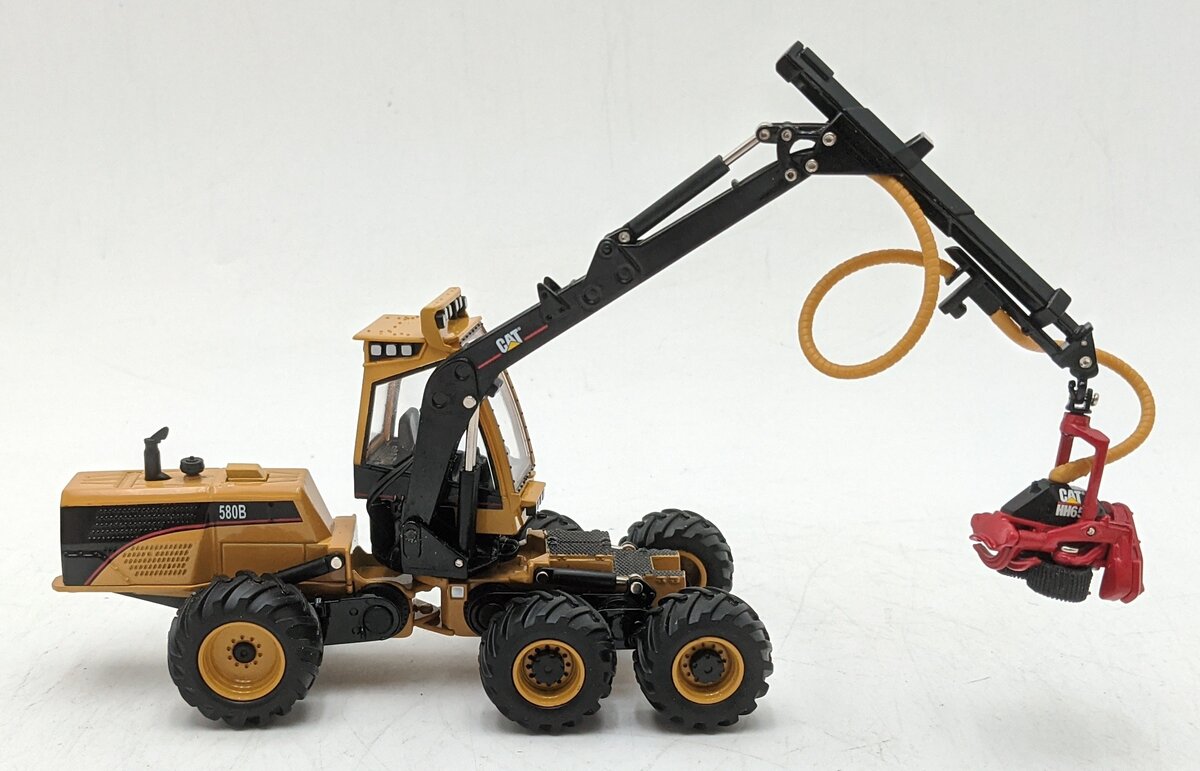 Norscot 55123 1:50 Caterpillar 580B Harvester With HH65 Cutting Head LN/Box
