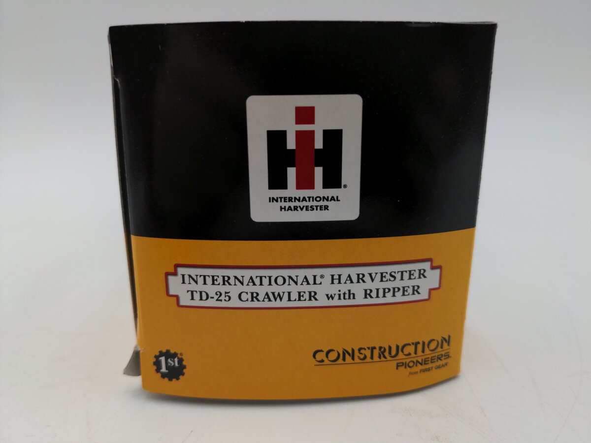 First Gear 80-0303 1:87 Diecast TD-25 International Harvester Crawler W/Ripper VG/Box