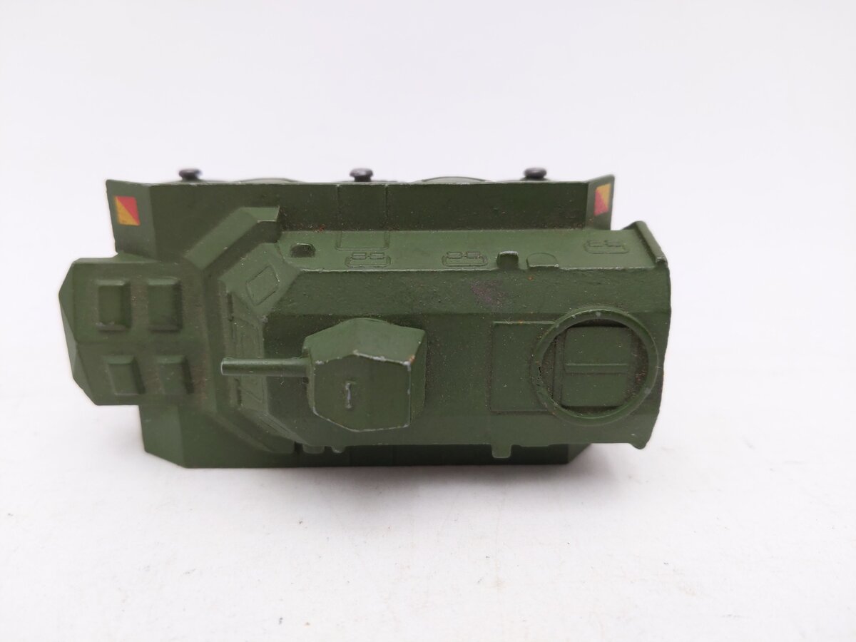 Dinky Toys 676 1:50 Armored Personnel Carrier EX/Box