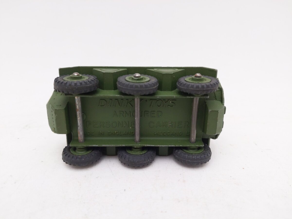 Dinky Toys 676 1:50 Armored Personnel Carrier EX/Box