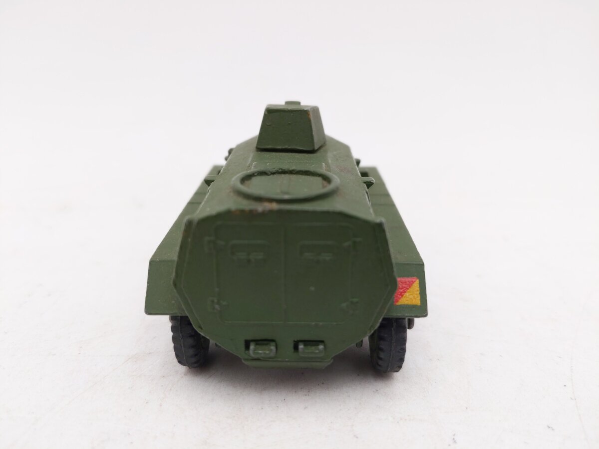 Dinky Toys 676 1:50 Armored Personnel Carrier EX/Box
