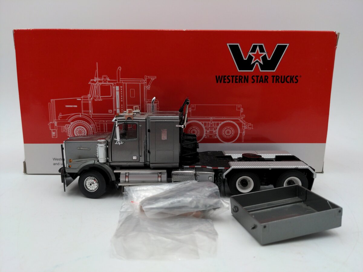 WSI 04-1041 1:50 Scale Diecast Western Star Cab With Ballast Box In Grey VG/Box