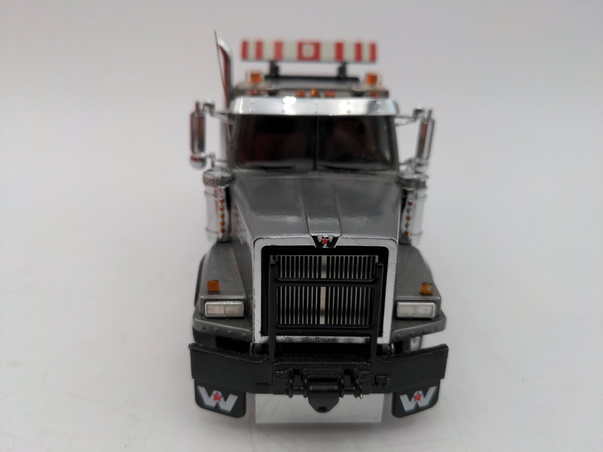 WSI 04-1041 1:50 Scale Diecast Western Star Cab With Ballast Box In Grey VG/Box
