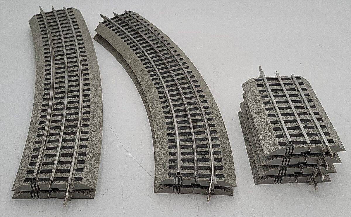 Lionel O Gauge Assorted FasTrack: 12015, 12041, 12025 [8] EX