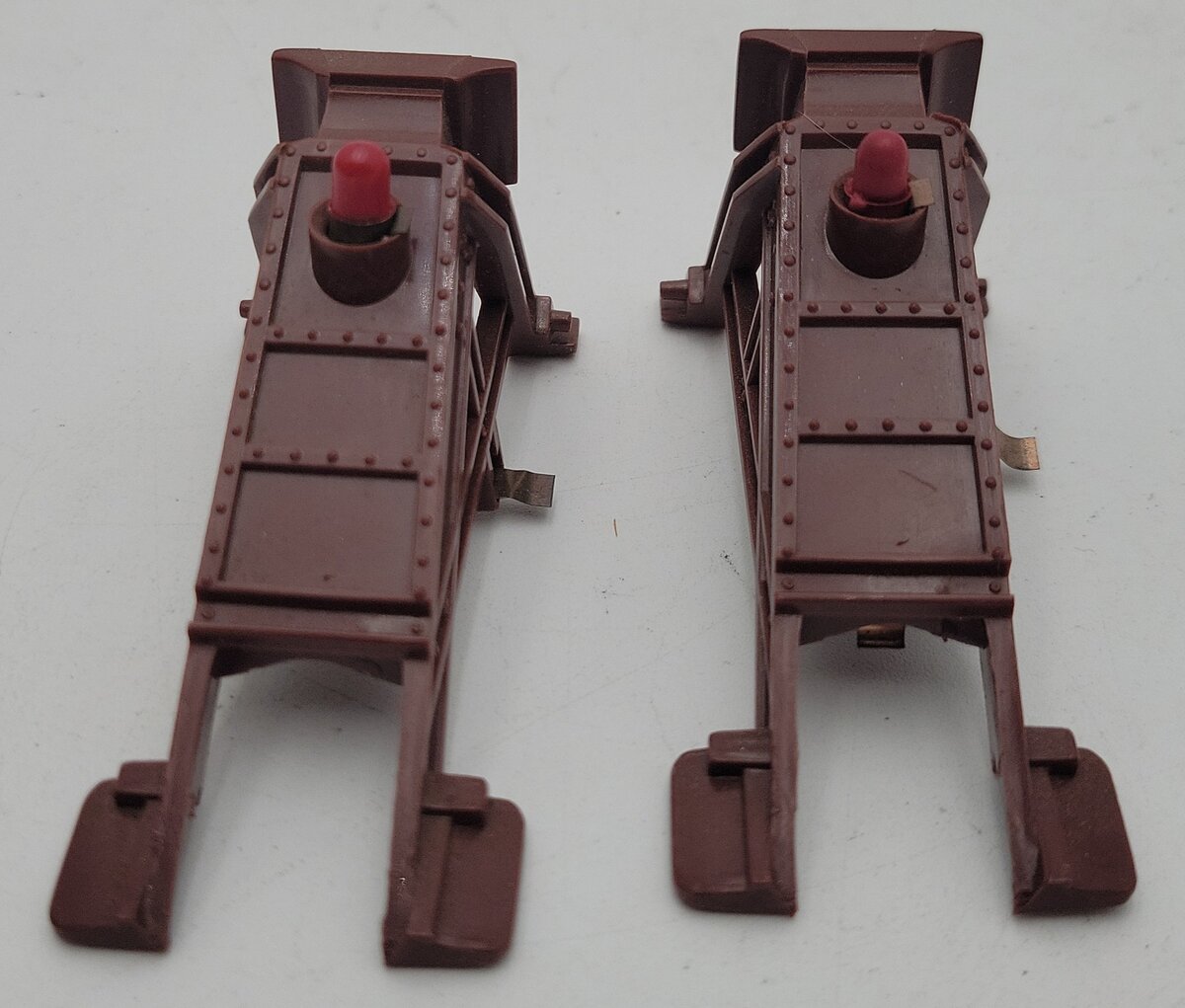 Lionel 6-12715 O and O27 Gauge Illuminated Plastic Bumpers (Set of 2) LN/Box