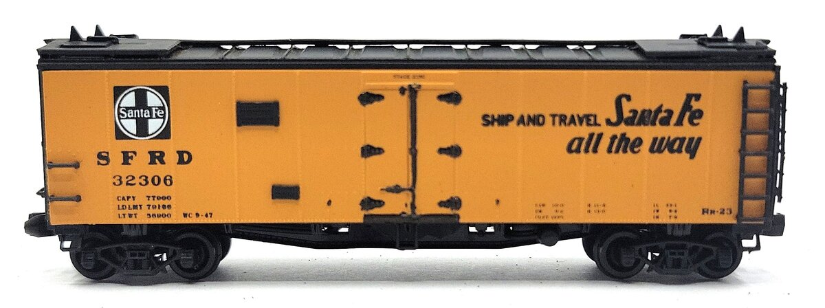 Tex-N-Rails 32306 N Scale Santa Fe "Super Chief Ship & Travel" Refrigerator Car LN/Box