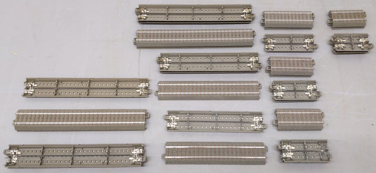 Marklin HO Scale Assorted Straight C Track Sections [29] EX