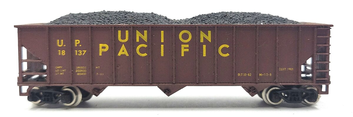 Atlas 3263 N Scale Union Pacific Hopper Car w/Coal Load #18137 LN/Box