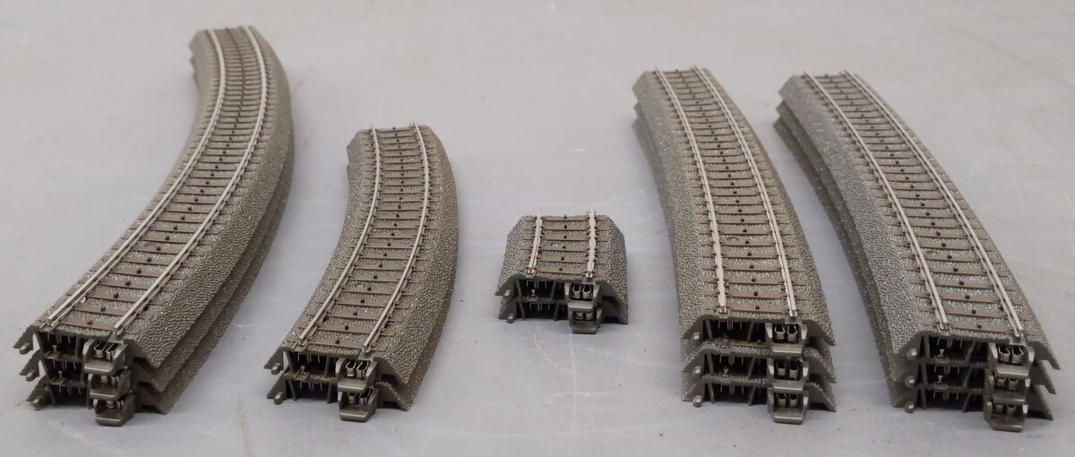 Marklin HO Scale Assorted Curved C Track Sections [13] EX