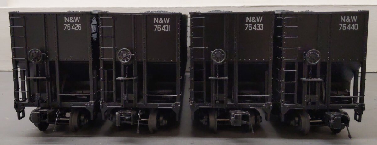 MTH 20-92400 O Norfolk & Western Coke Hopper Car w/Load 4-Car Set EX/Box