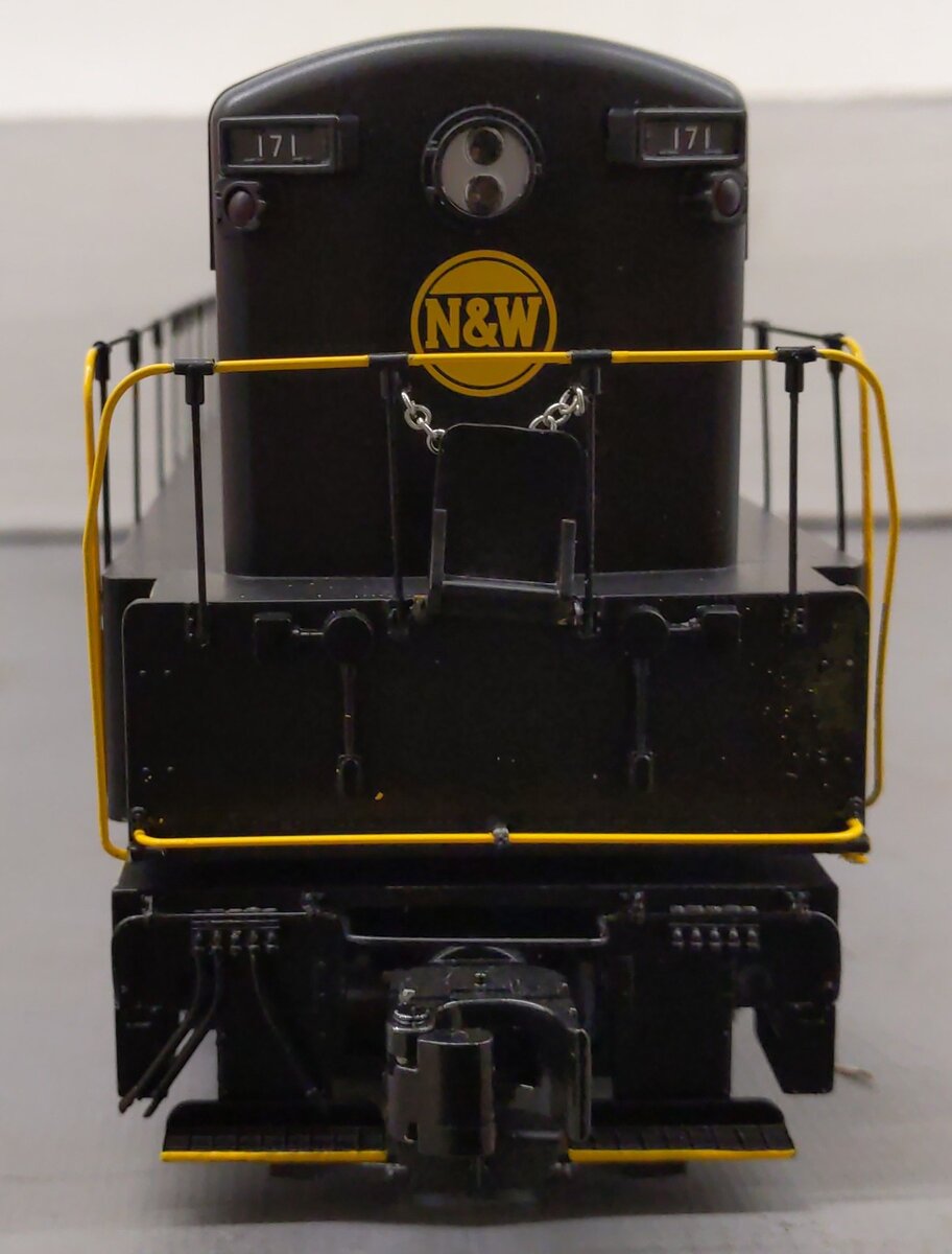 Lionel 2533980 O Muffins N&W LEGACY Trainmaster #171 EX/Box
