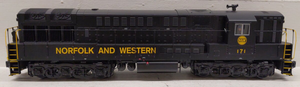 Lionel 2533980 O Muffins N&W LEGACY Trainmaster #171 EX/Box