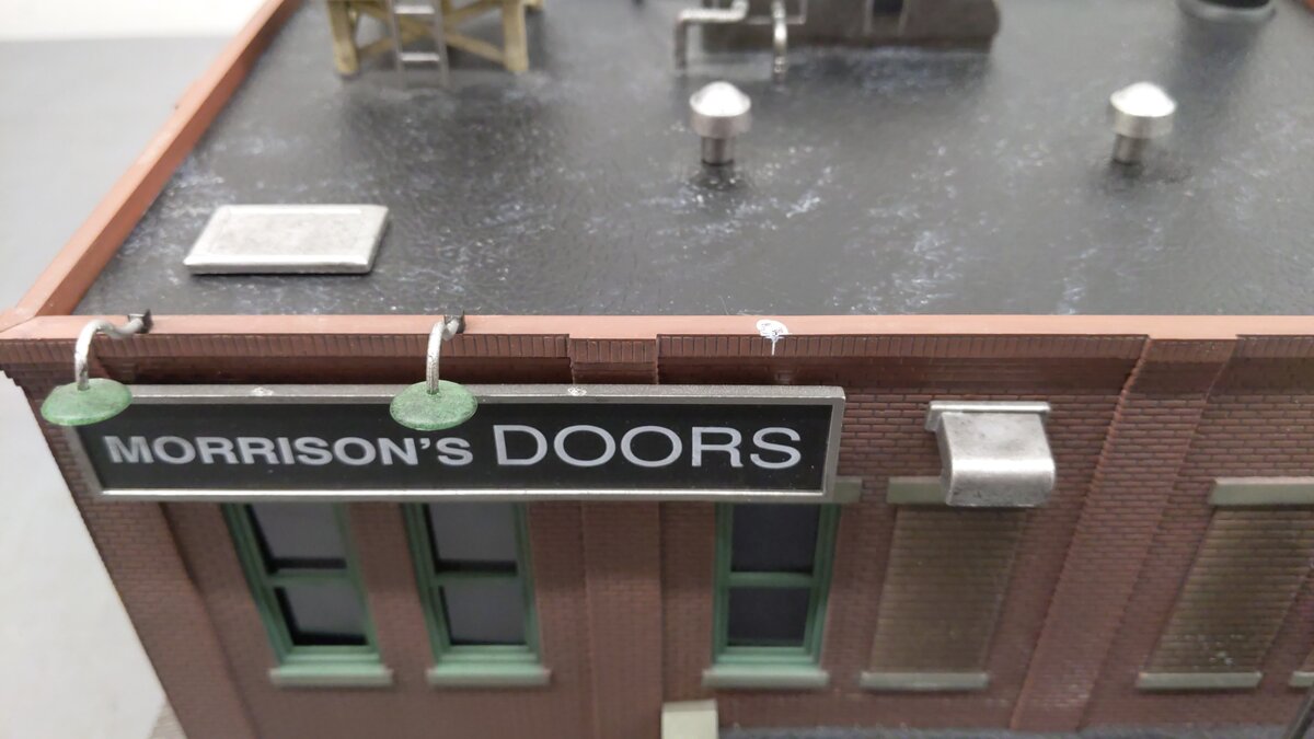 Woodland Scenics BR5848 O Scale Built-&-Ready Morrison's Door Factory Building EX/Box