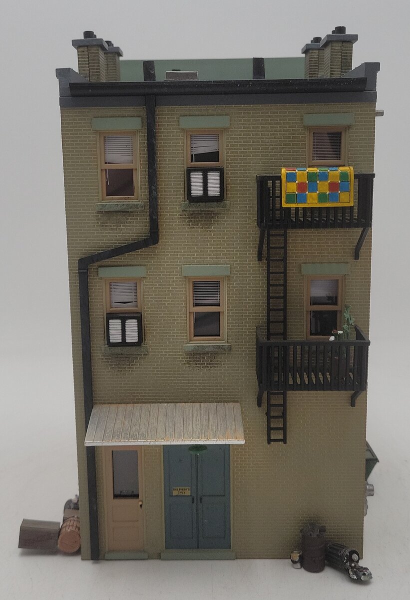 Woodland Scenics BR5843 O Scale Built-&-Ready J.W. Cobbler Building VG