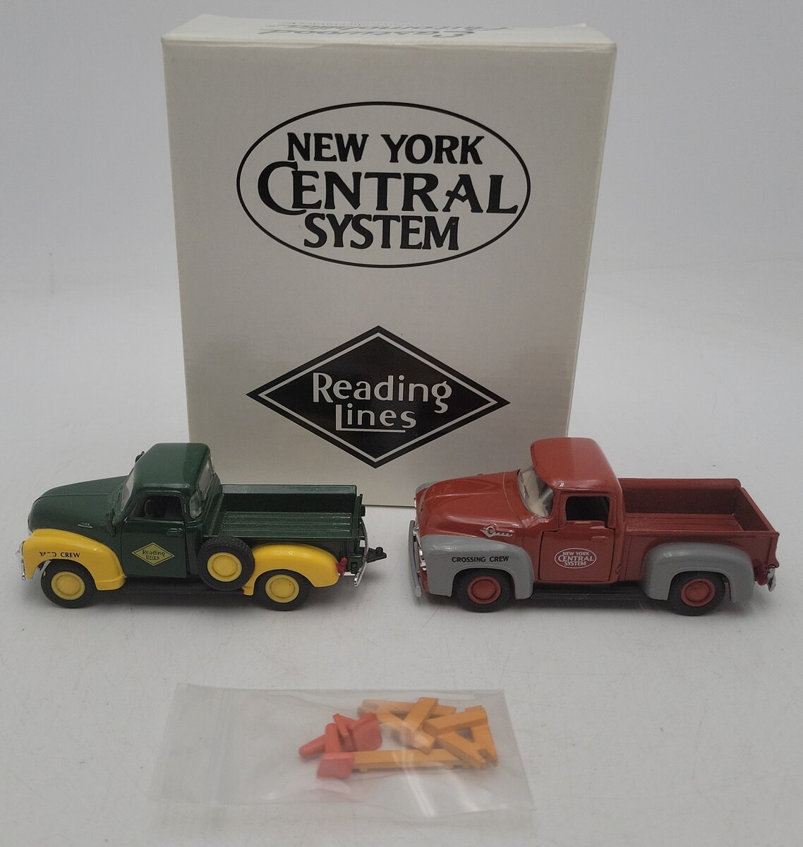 Eastwood 393500 1:43 New York Central & Reading Automobilia Trucks (Set of 2) EX/Box