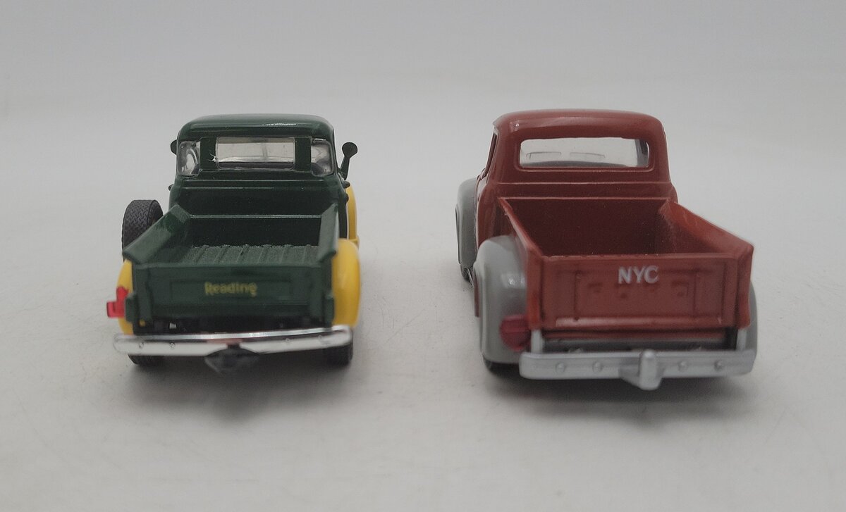 Eastwood 393500 1:43 New York Central & Reading Automobilia Trucks (Set of 2) EX/Box