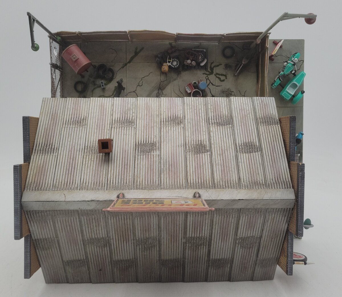 Woodland Scenics BR5846 O Built-&-Ready Deuce's Bike Shop Building VG