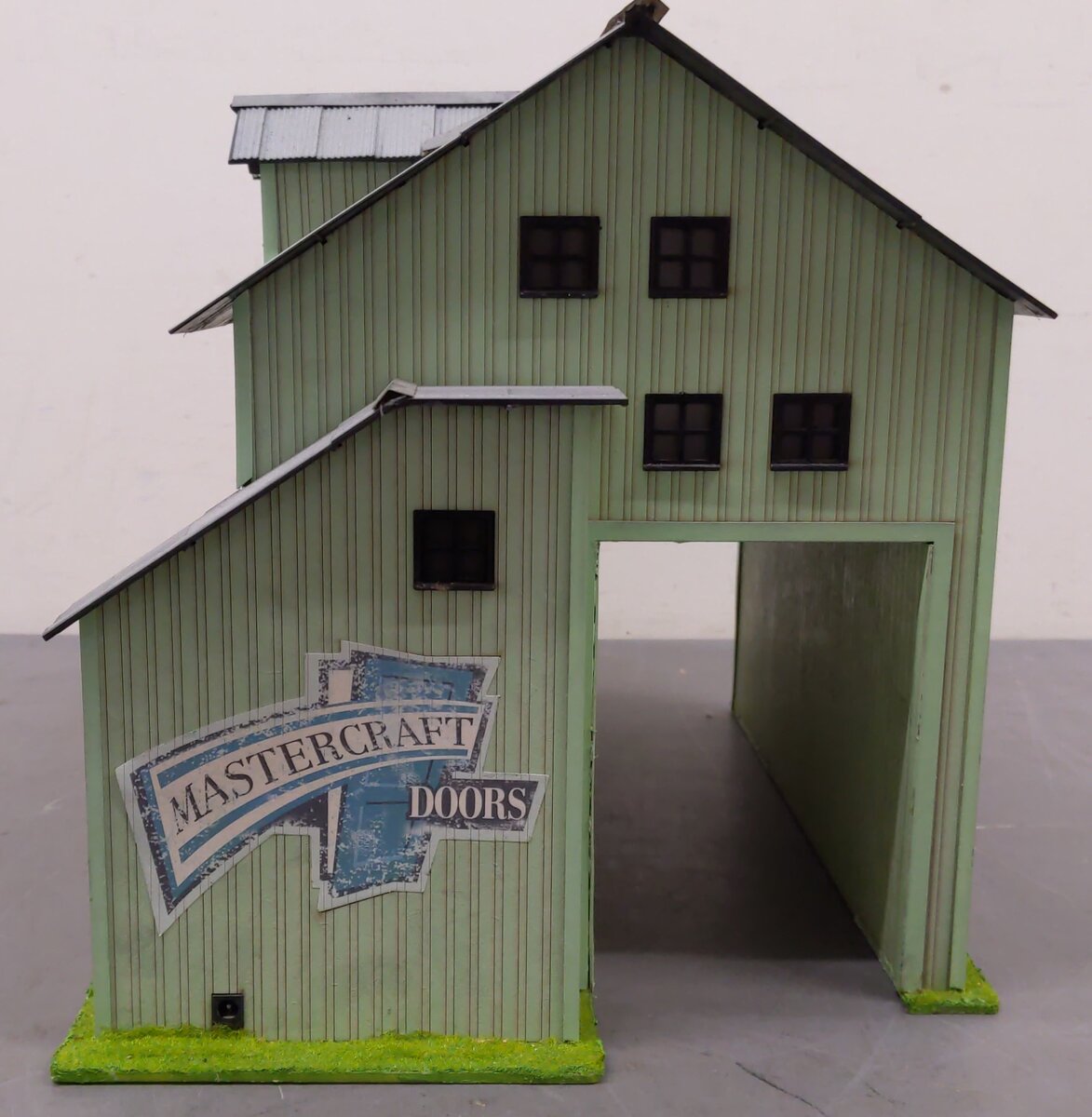 Menards 279-4324 O Scale Vetter Sash & Door VG