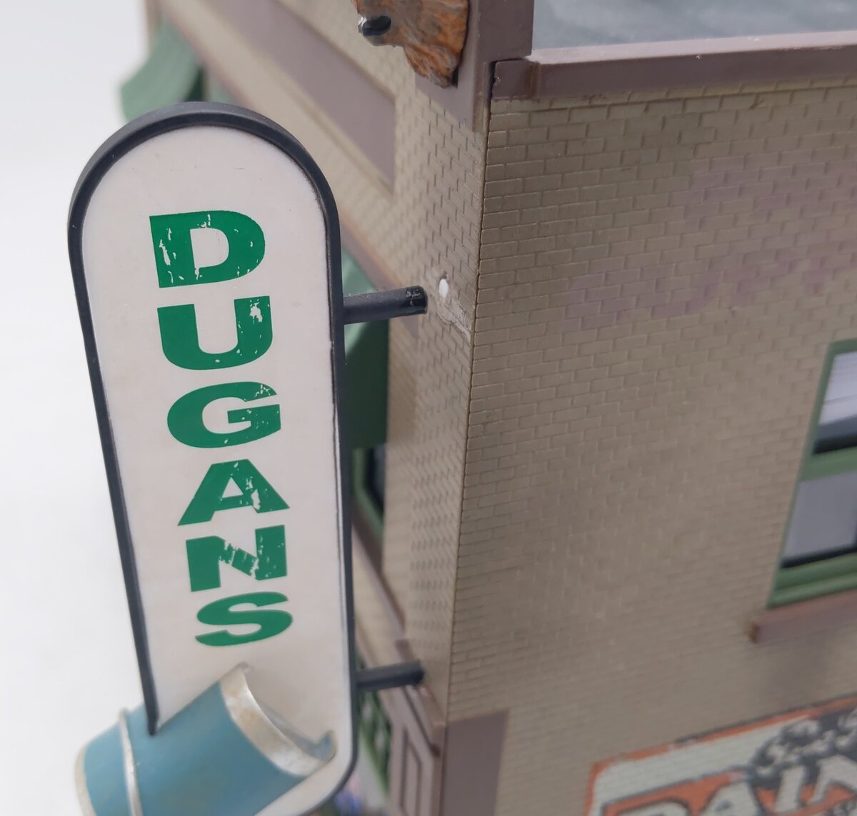 Woodland Scenics BR5853 O Scale Built-&-Ready Dugan's Paint Store Building EX