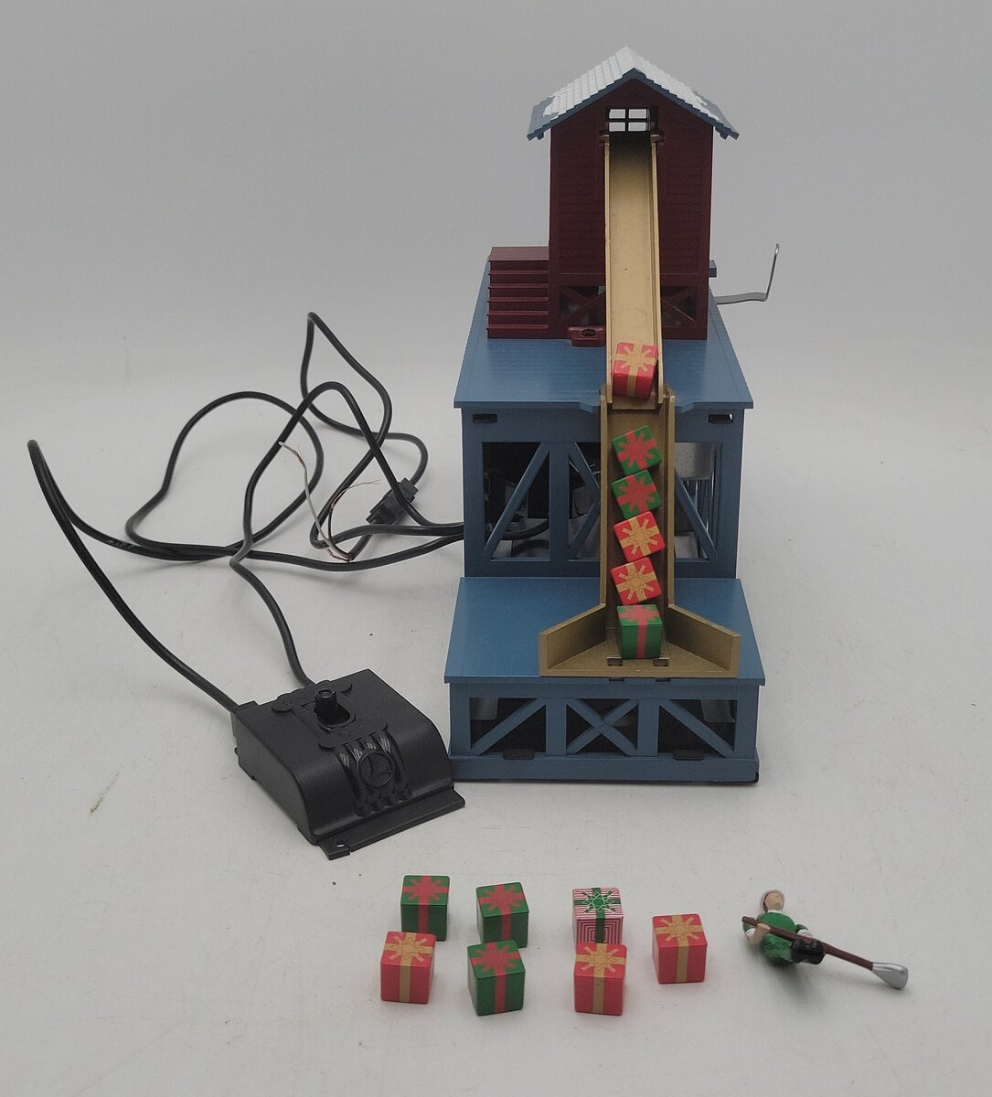 Lionel 2129070 O Polar Express Present Chute Station Ready to Run VG