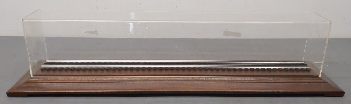 O Gauge 34" Display Case with Track Section EX