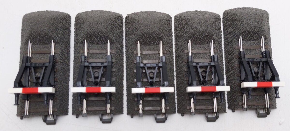 Marklin 24977 HO Scale C Track End with Bumpers [5] EX