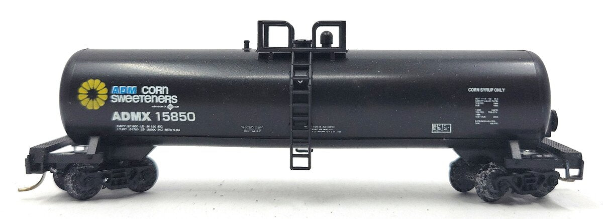 Roundhouse 8446 N Scale Archer Daniels Midland 50' Single Dome Tank Car #15850 EX/Box