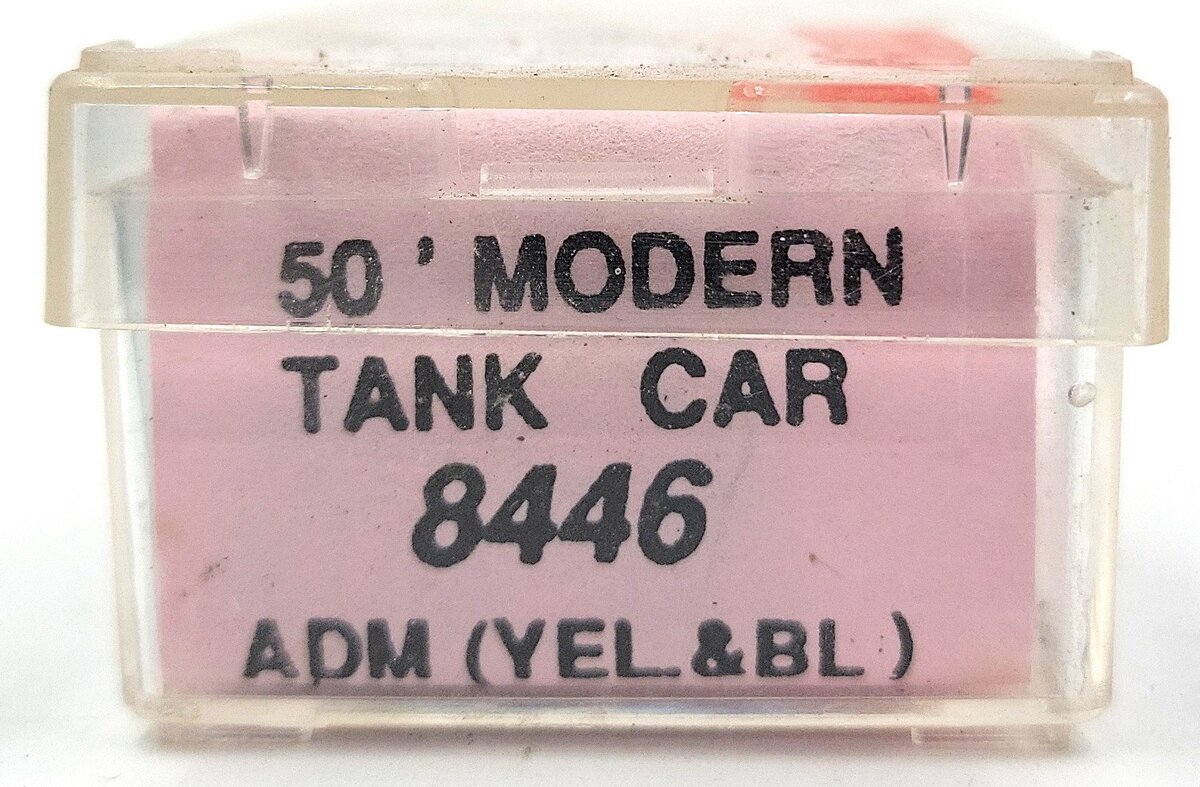 Roundhouse 8446 N Scale Archer Daniels Midland 50' Single Dome Tank Car #15850 EX/Box