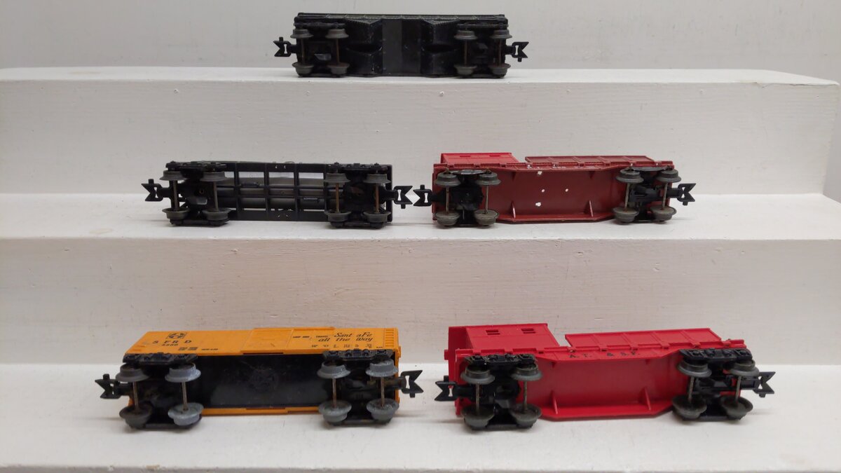 Marx Vintage O Gauge Train Cars 284, 586, 21429, 3280 And Unnumbered Caboose [5] VG