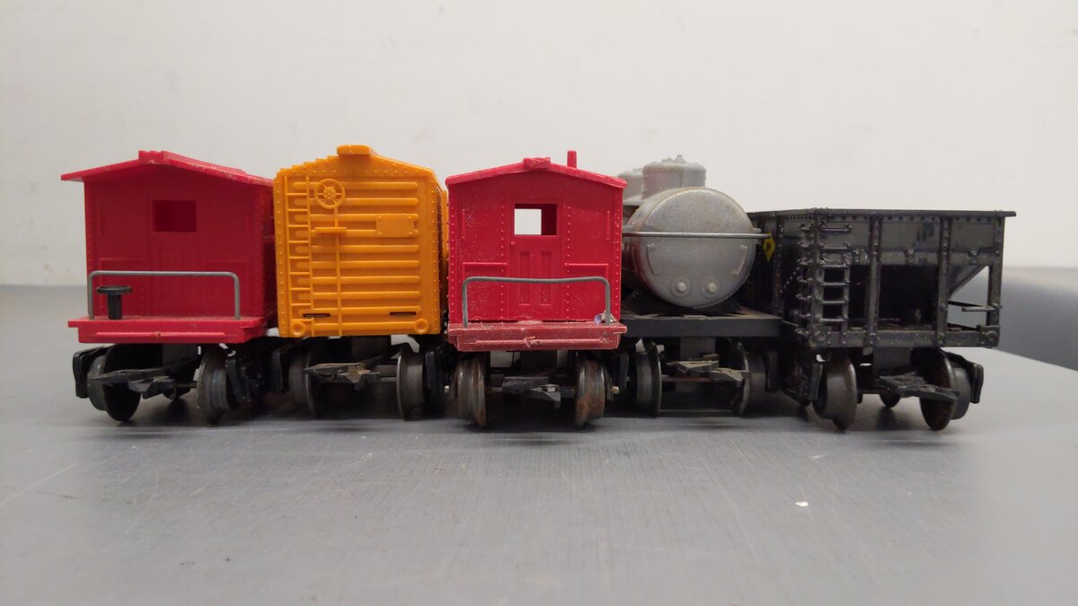 Marx Vintage O Gauge Train Cars 284, 586, 21429, 3280 And Unnumbered Caboose [5] VG