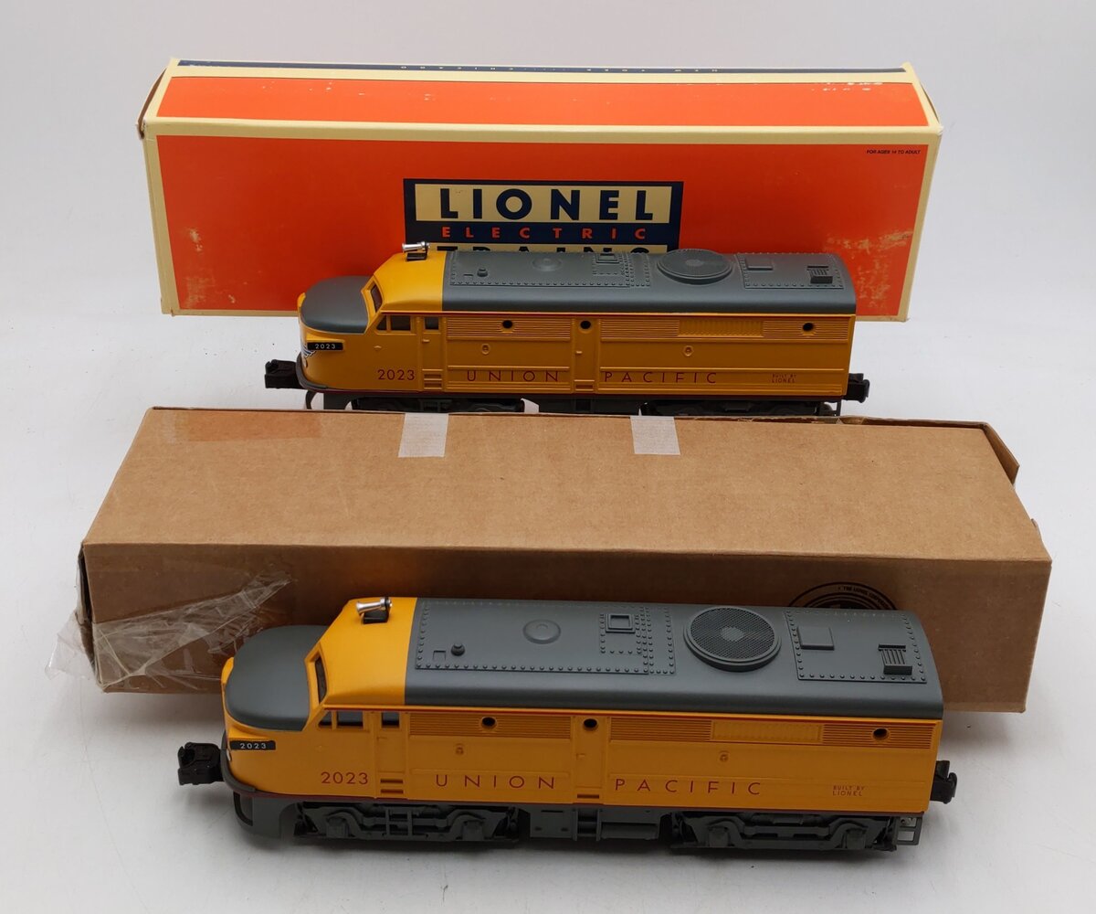Lionel 6-38354 O Gauge Union Pacific AA Alco Diesel Locomotives Only EX/Box