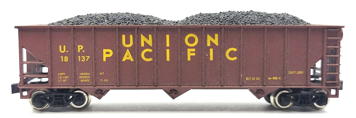 Atlas 3263 N Scale Union Pacific Hopper Car w/Coal Load #18137 EX/Box