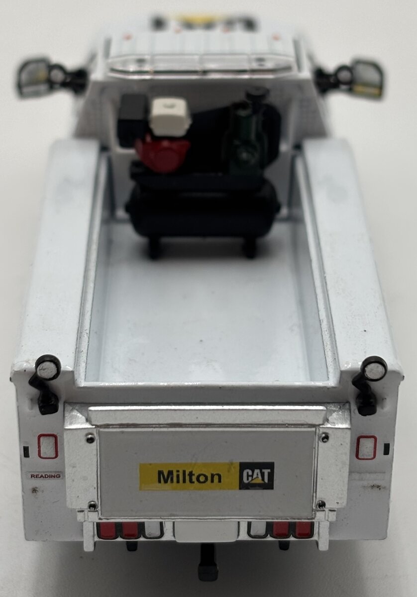 Tonkin SW1201-MC 1:50 Milton CAT Ford F-250 Regular Cab Super Duty Pickup EX