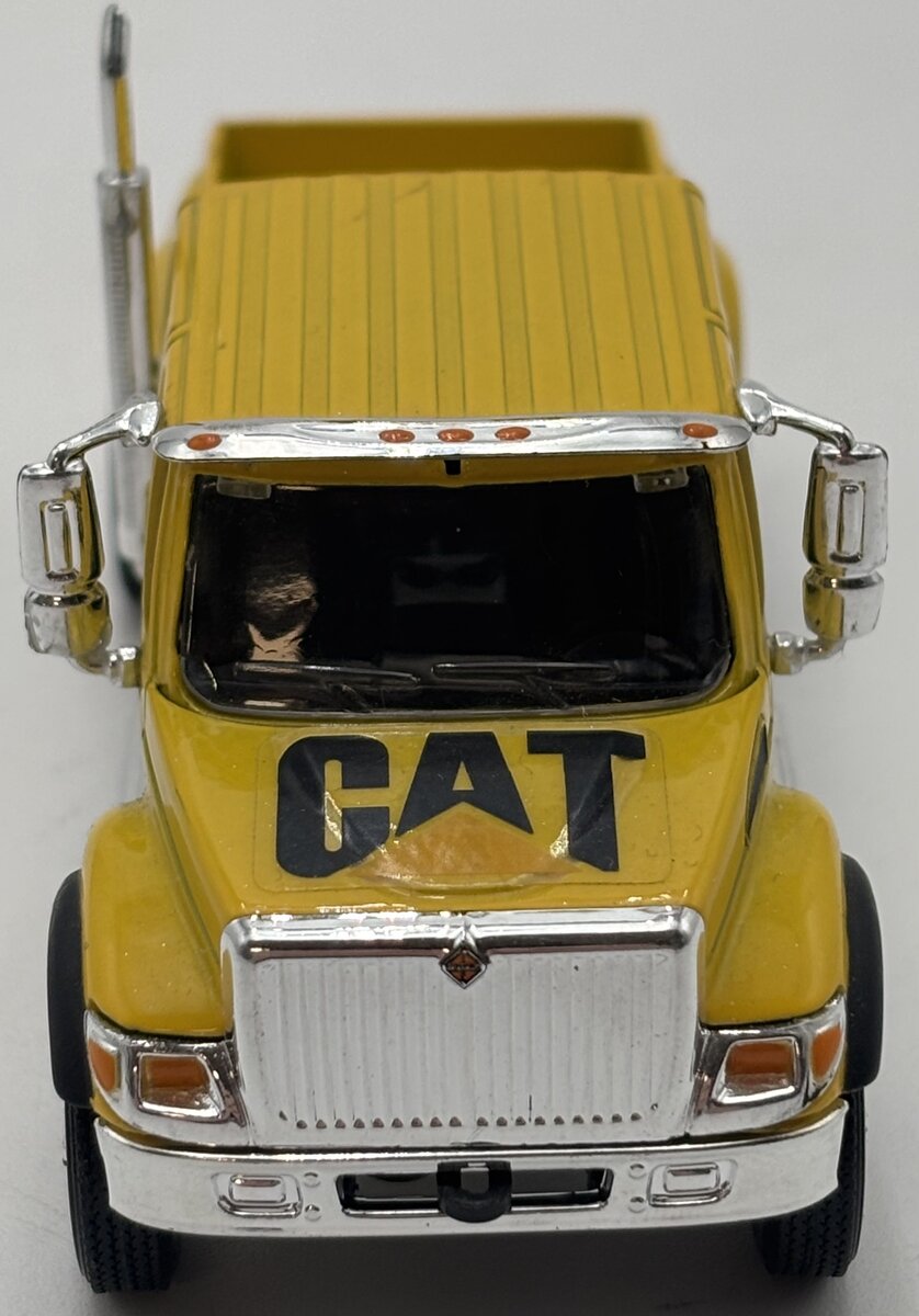 Malibu International 06400 1:43 CAT Yellow CXT Crew Cab Pick Up Truck EX