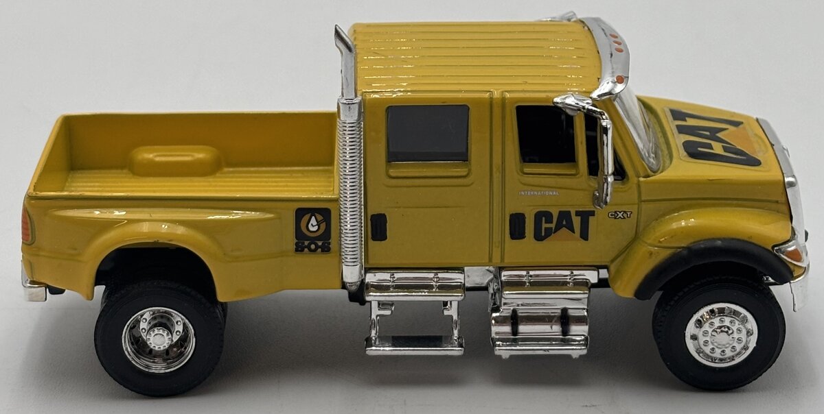 Malibu International 06400 1:43 CAT Yellow CXT Crew Cab Pick Up Truck EX