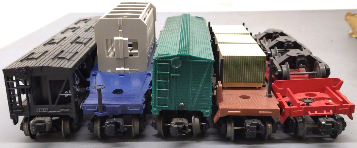 Lionel Assorted O Gauge Freight Cars [5] EX