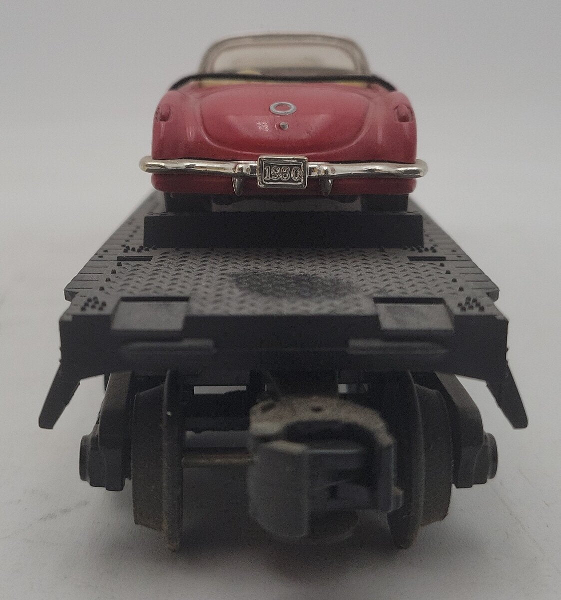 MTH 30-7624 O Gauge Auto Transport Flatcar with 2 Ertl '64 Corvettes #19640 EX/Box