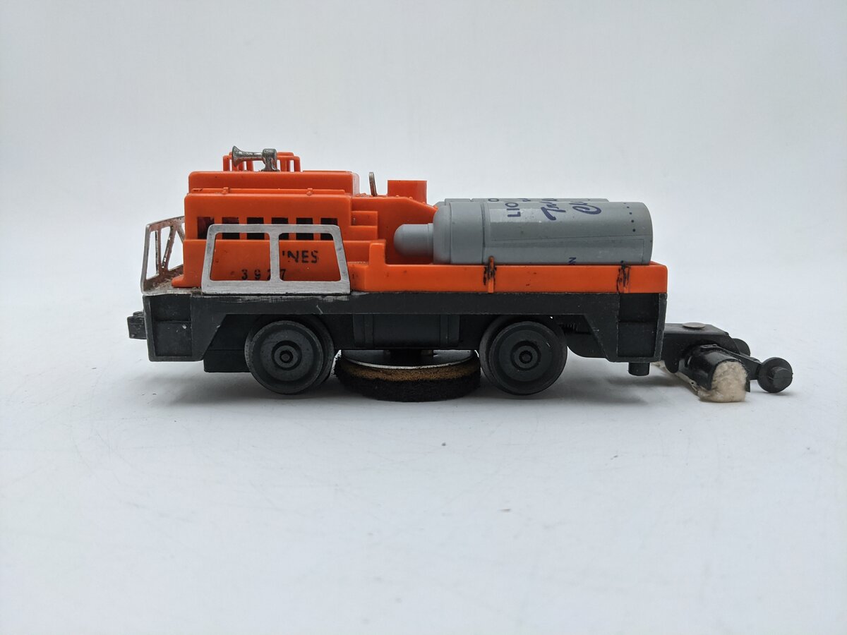 Lionel 3927 O Gauge Vintage Postwar Motorized Track Cleaner Car #3927 VG