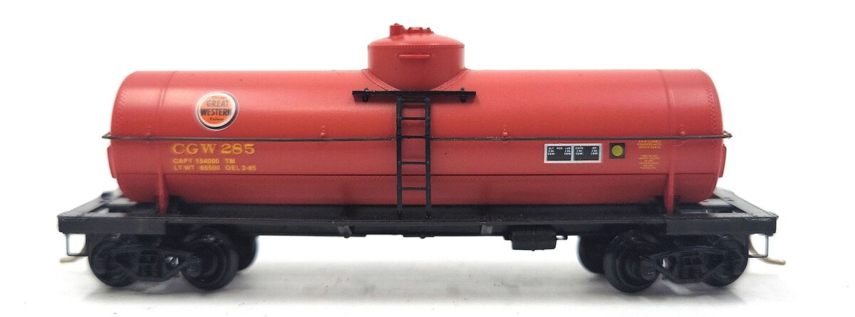 Micro-Trains 06500300 N Chicago Great Western 39' Single Dome Tank Car #285 EX/Box