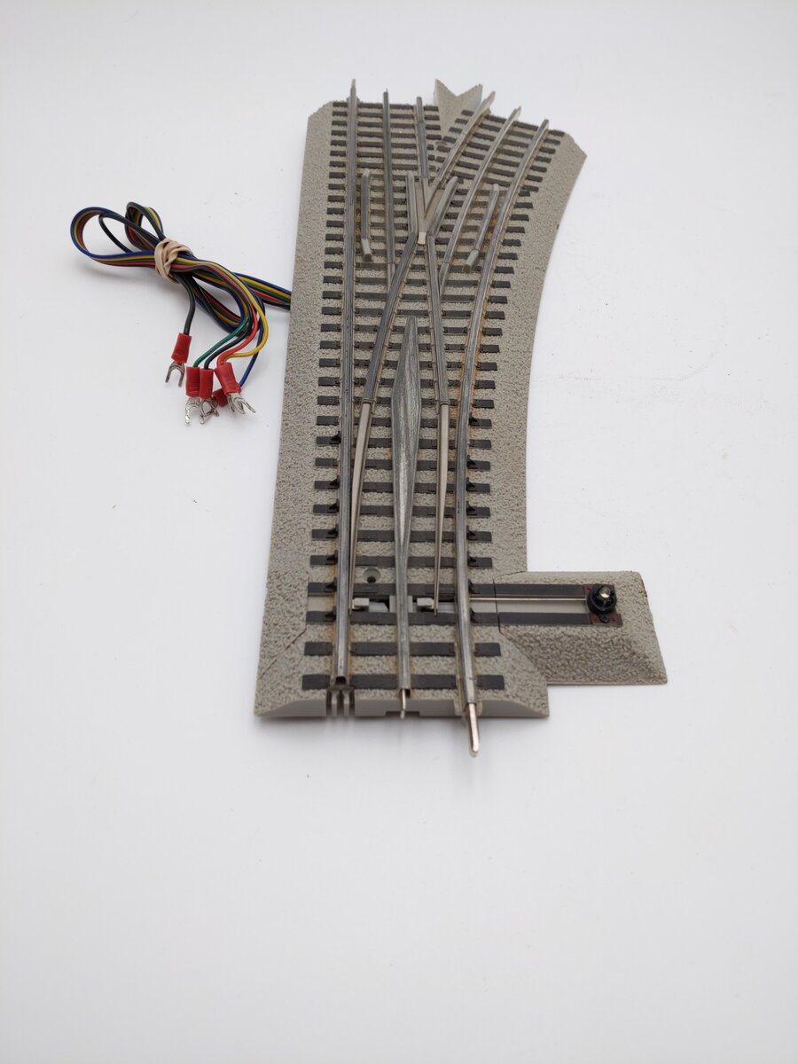 Lionel 6-81952 O-72 Right Hand Fastrack Remote/Command Switch Turnout VG