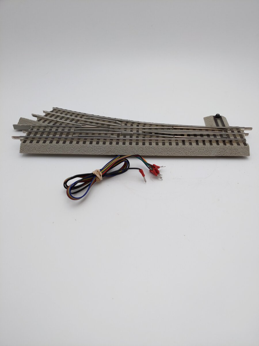 Lionel 6-81952 O-72 Right Hand Fastrack Remote/Command Switch Turnout VG