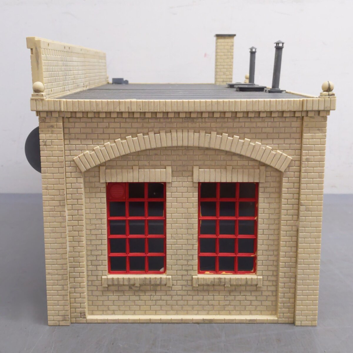 Piko 62208 G Scale Bill's Body Shop Building Kit- Assembled EX