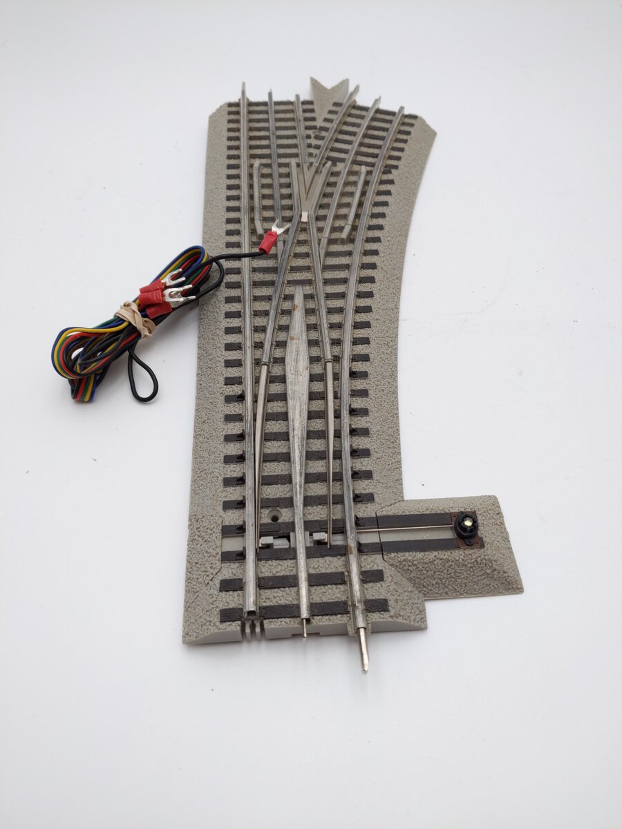 Lionel 6-81952 O-72 Right Hand Fastrack Remote/Command Switch Turnout VG