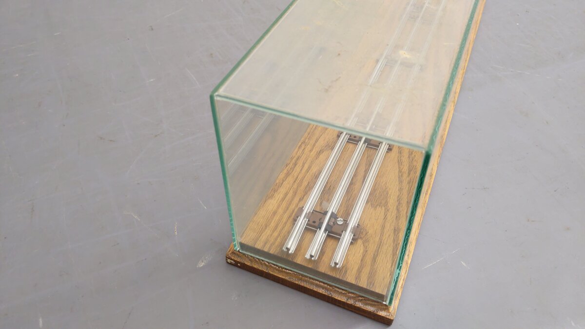 O Scale Glass Display Case EX