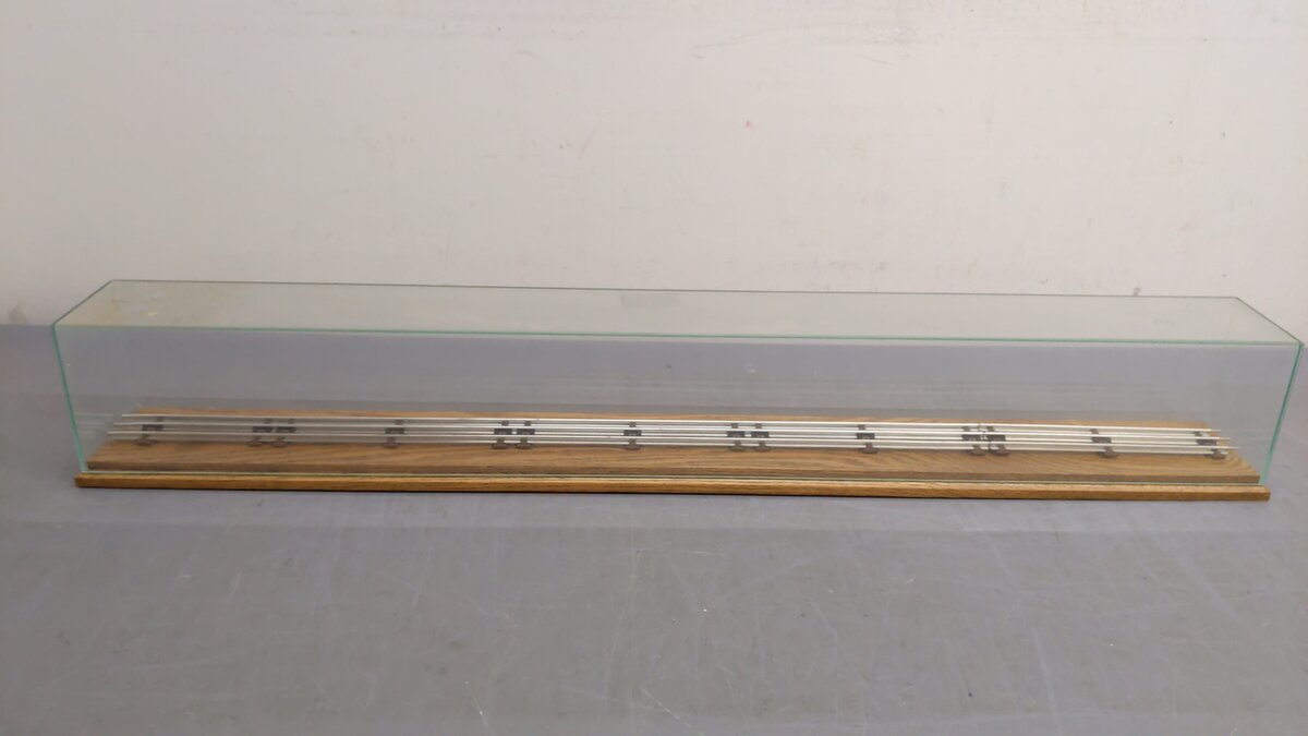 O Scale Glass Display Case EX