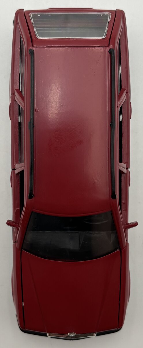 Conrad 1503 1:35 Red Mercedes-Benz 200TD-300TD Turbo 4Matic LN