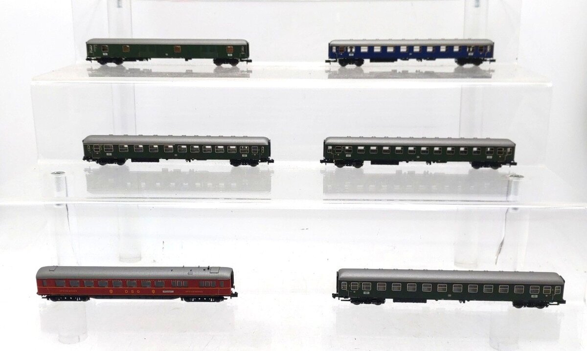 Trix 15444 N German Service Company DSG Express Train Passenger Car (Set of 6) LN/Box