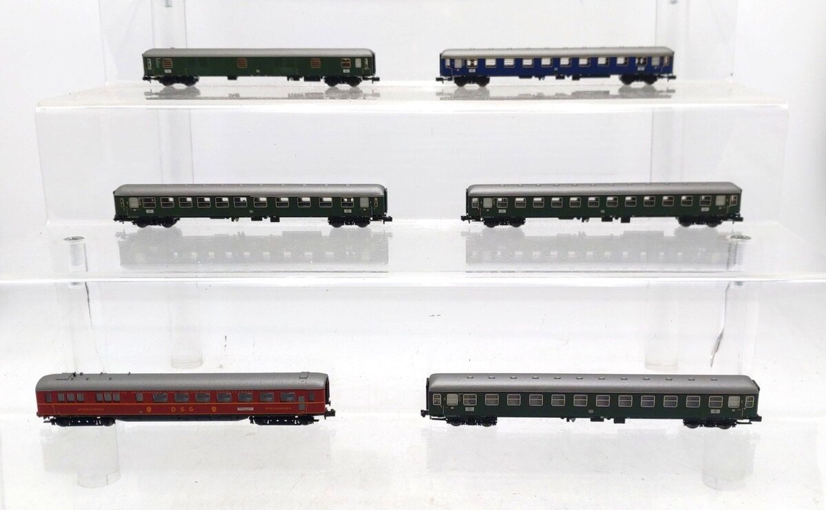 Trix 15444 N German Service Company DSG Express Train Passenger Car (Set of 6) LN/Box